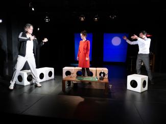 v.l.n.r. Felix Theissen, Samira Julia Calder, Thomas Georgi © Stella Schimmele Auf dem Foto, von links nach rechts: Felix Theissen, Samira Julia Calder und Thomas Georgi